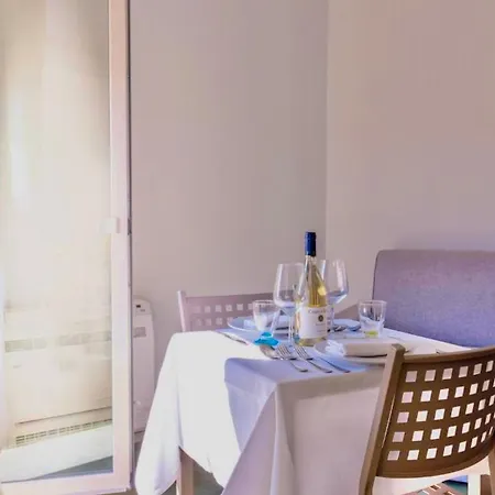 With Swimming-pool In Marina Di Just 700 Meters From The 切奇纳