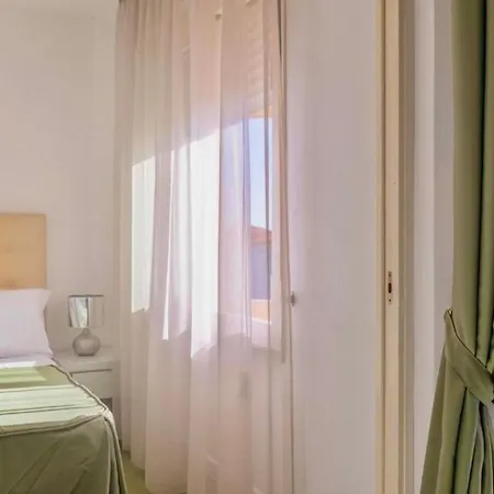 With Swimming-pool In Marina Di Just 700 Meters From The Hotel apartamentowy *